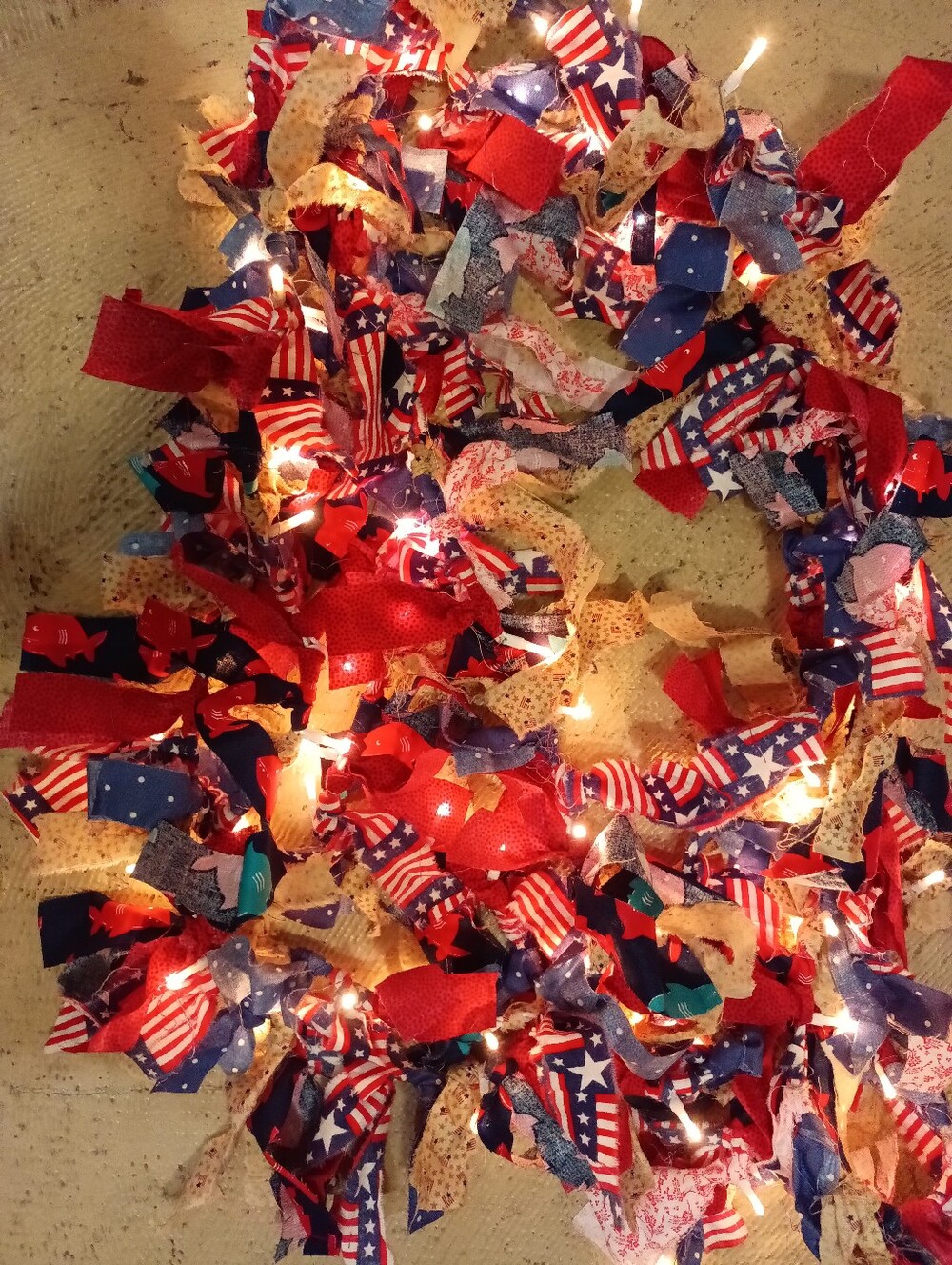 Lighted Americana Garland Plug In 100 Strand Seed Lights (Mini)